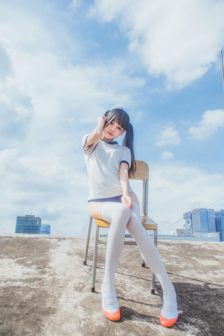 萝莉风COS 桜桃喵 – 体操服