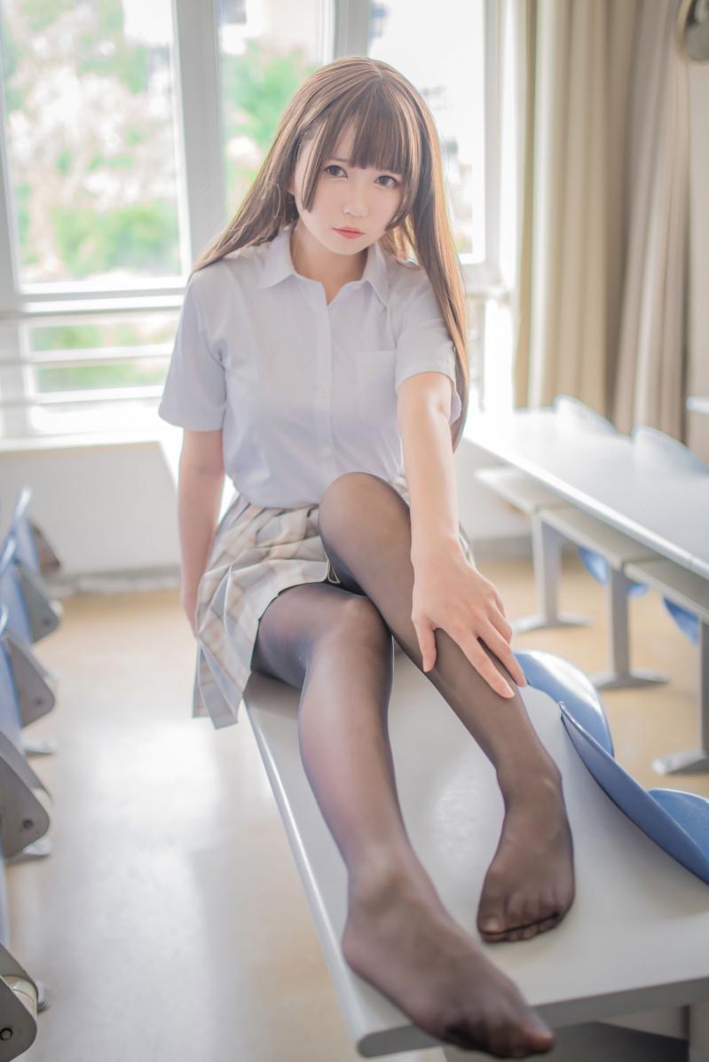 白金Saki写真 - 制服黑丝 [24P-217MB] - 图片8