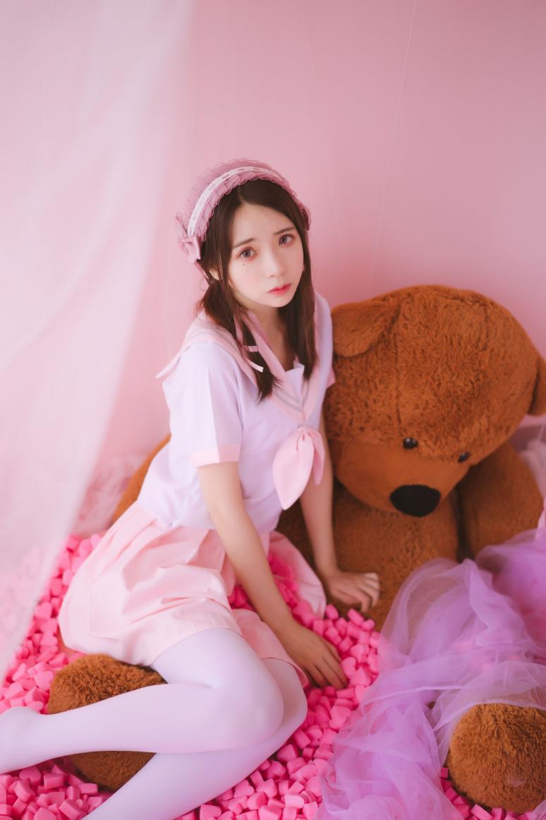疯猫ss - 丝袜狂想曲(粉) [54P-623MB]