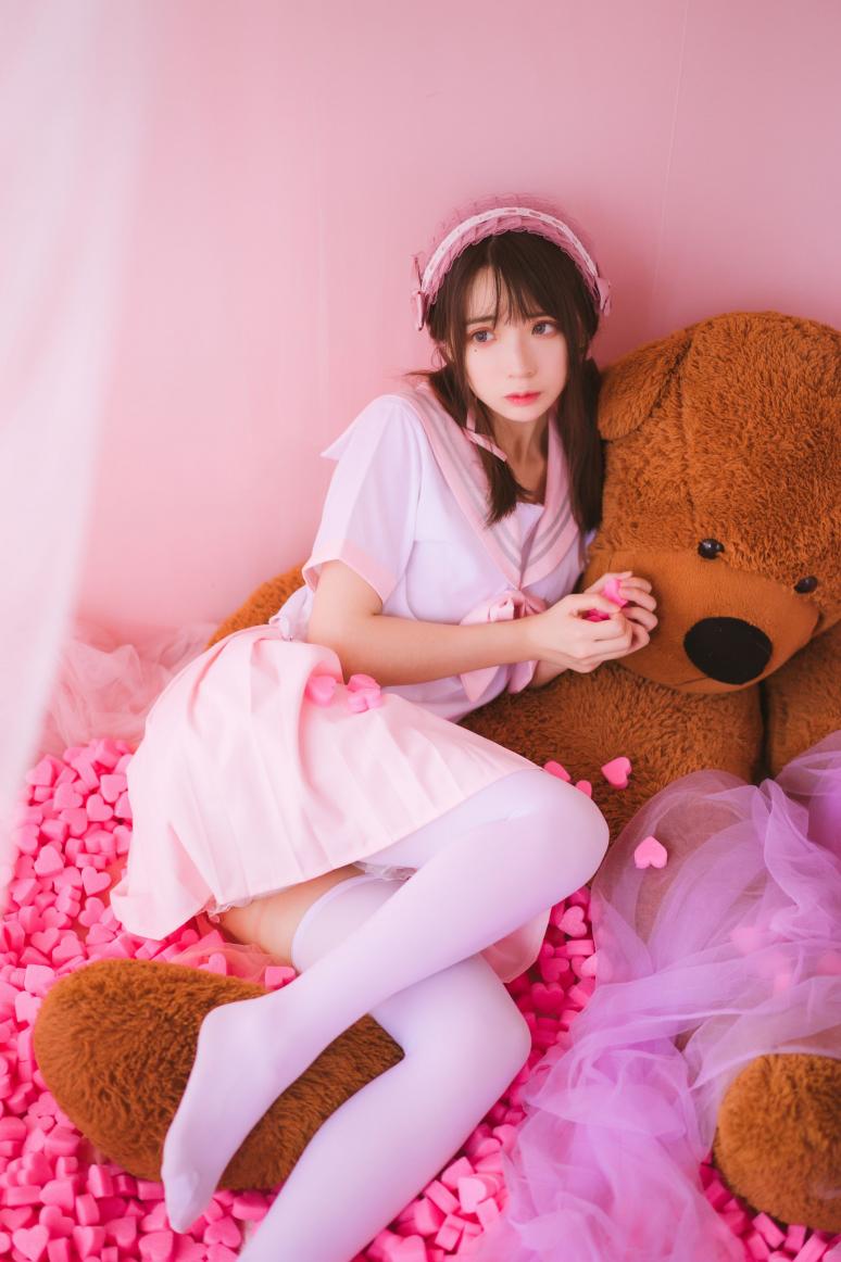 [疯猫ss] 丝袜狂想曲(粉)[64P622.69MB]