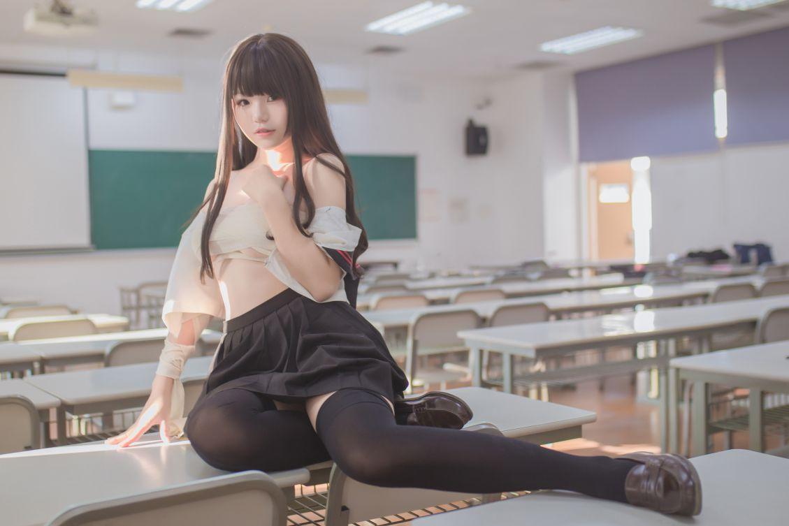 Yoko宅夏Cos - 黑丝JK - 图片3