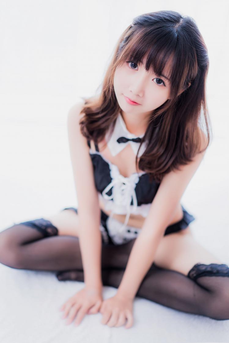 网红Coser@面饼仙儿 - 黑丝女仆 [25P1V-544MB] - 图片7