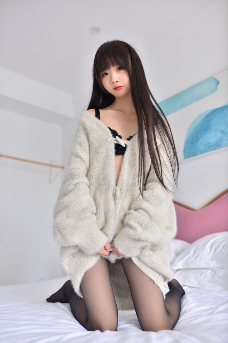 网红Cos小姐姐@雪琪 - 毛衣少女 [34P-53MB] - 图片5