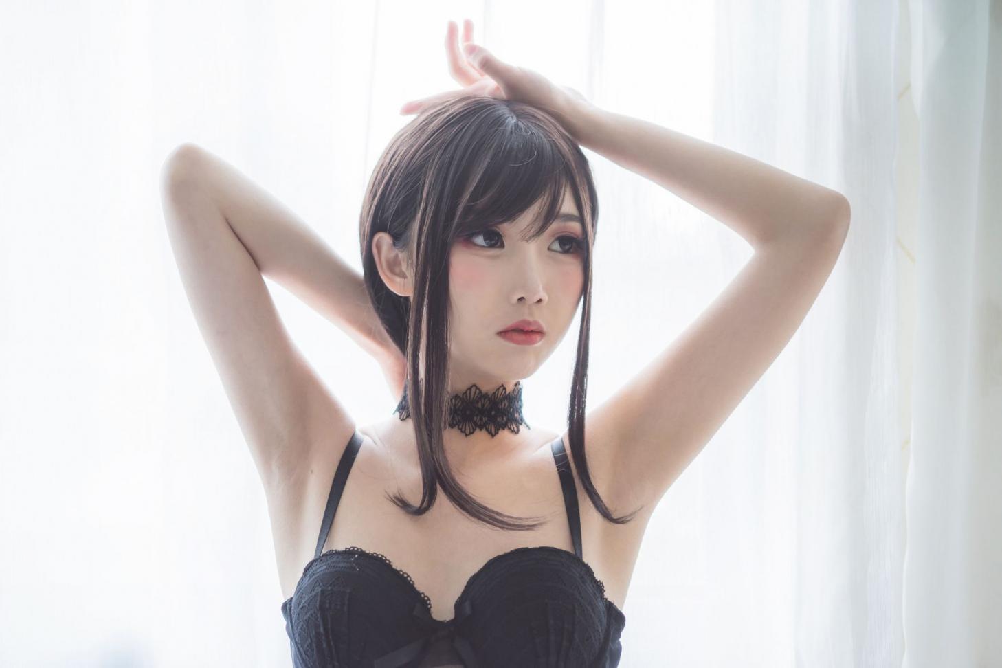 网红Coser@面饼仙儿 - 脑内少女 黑色束衣 [13P-110MB] - 图片5