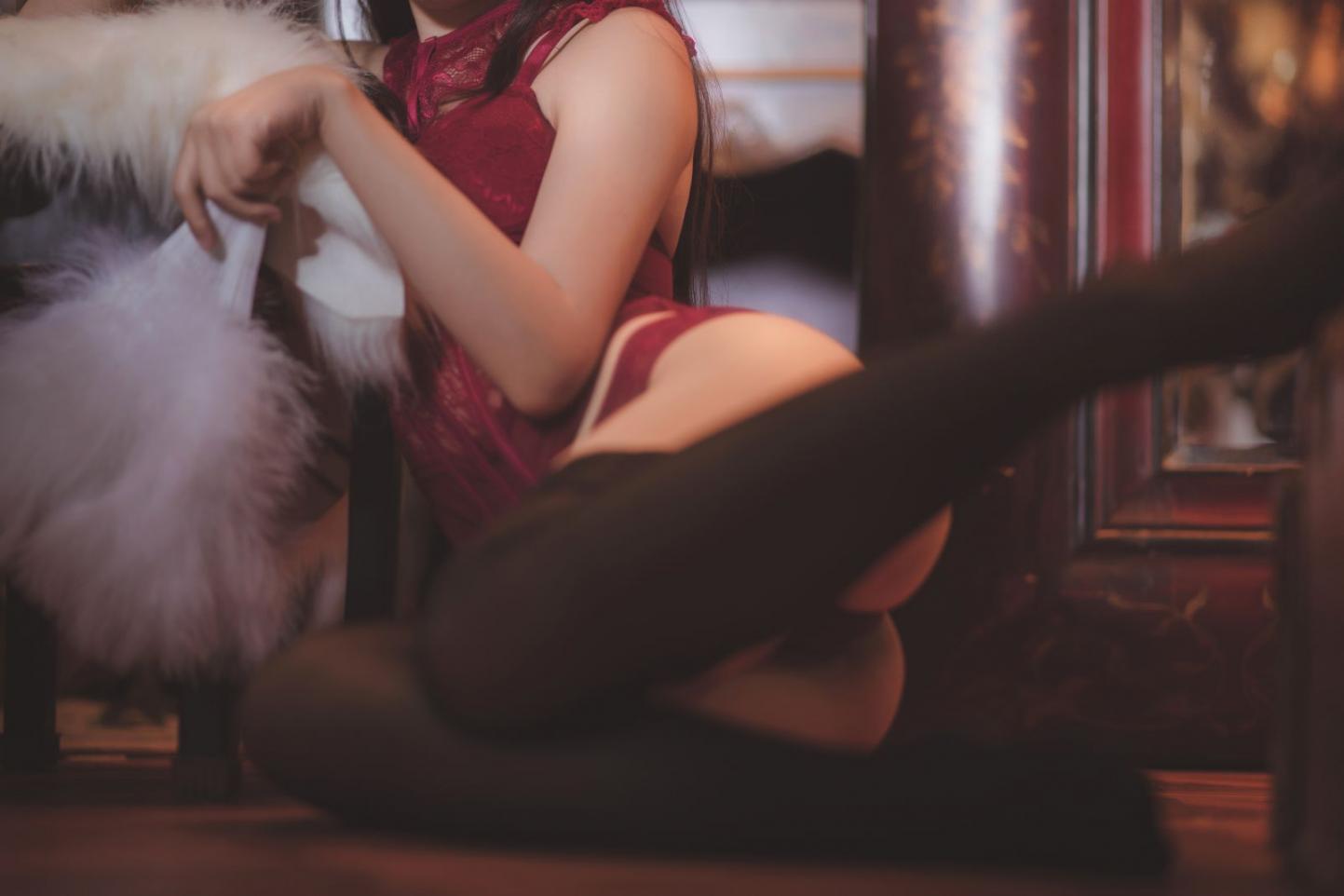 网红Coser@面饼仙儿 - 脑内少女 红色束衣 [22P-211MB] - 图片4