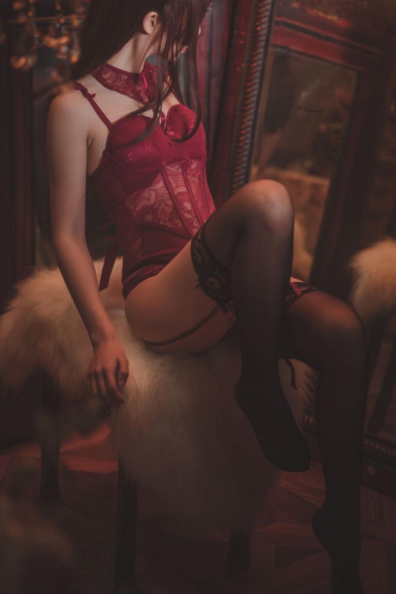网红Coser@面饼仙儿 - 脑内少女 红色束衣 [22P-211MB] - 图片2