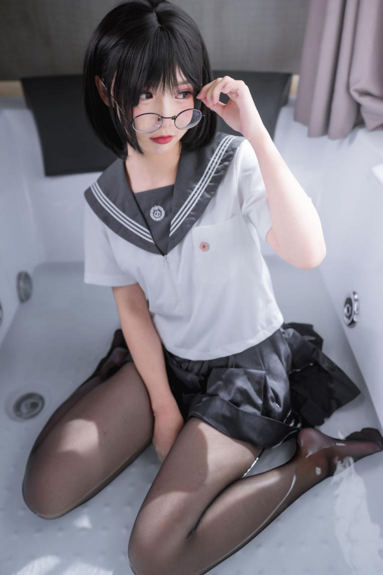 网红Coser@面饼仙儿 - 脑内少女 黑丝JK [25P-241MB] - 图片5