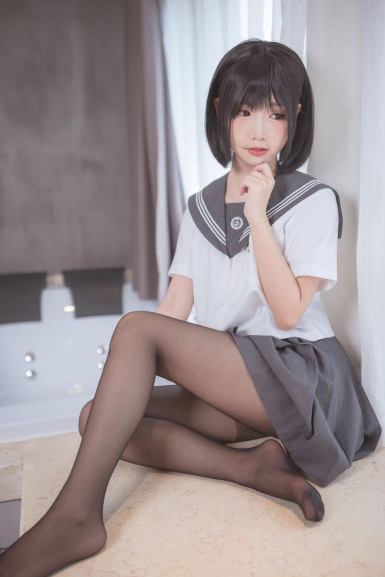 网红Coser@面饼仙儿 - 脑内少女 黑丝JK [25P-241MB] - 图片2