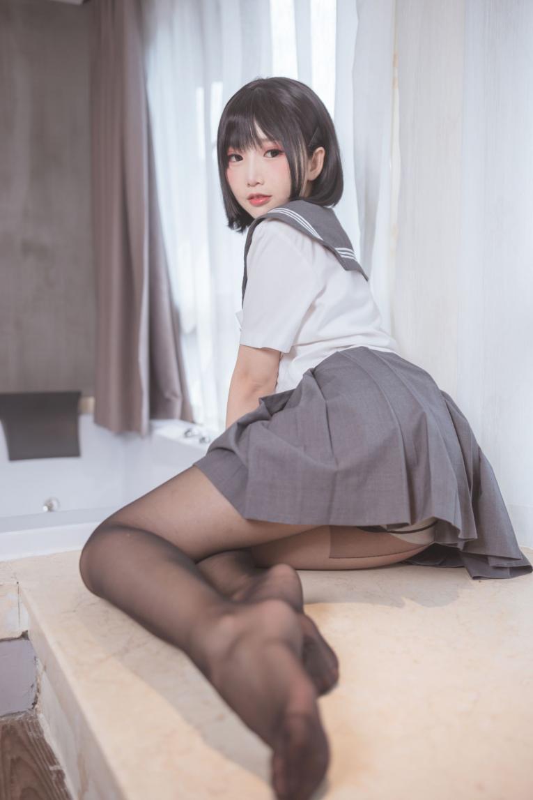 网红Coser@面饼仙儿 - 脑内少女 黑丝JK [25P-241MB] - 图片3