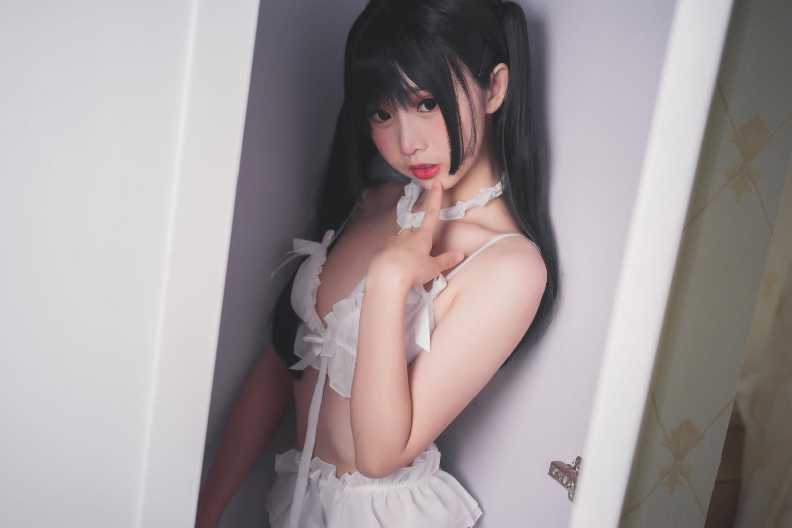 网红Coser@面饼仙儿 - 脑内少女 白内衣 [17P-171MB] - 图片7