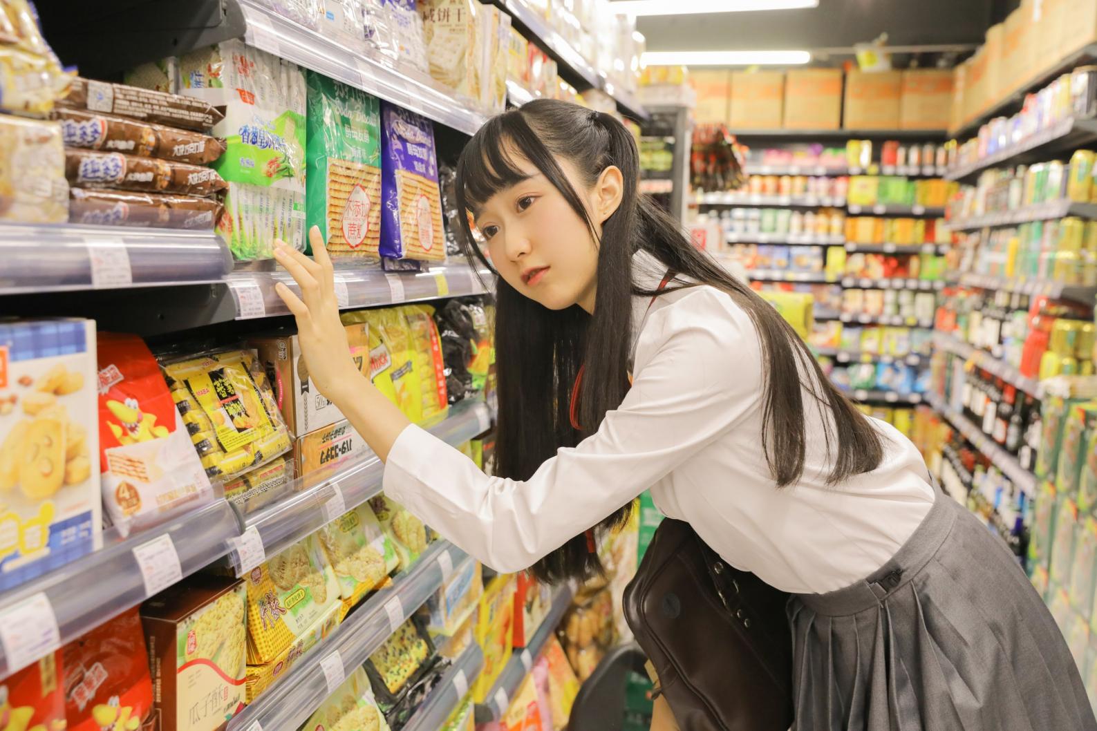 网红coser@木绵绵OwO - 绵相随 购物 [7P-31MB]