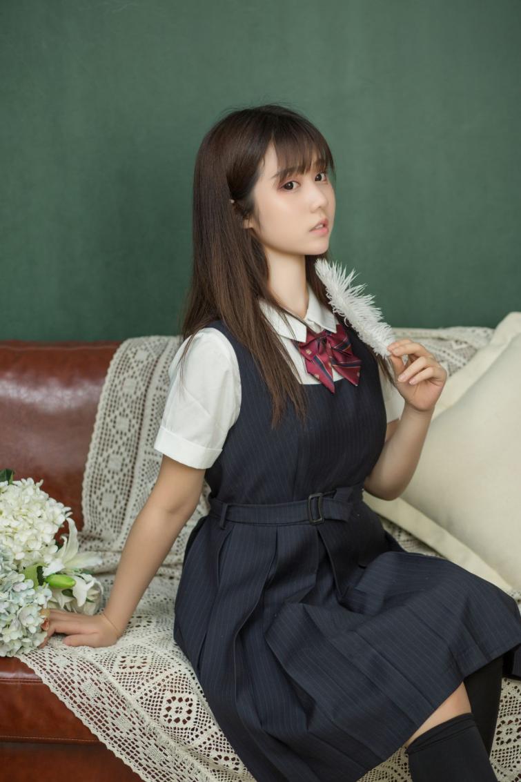 人气动漫Coser@镜酱 - 不知梦 制服 [38P361MB] - 图片4