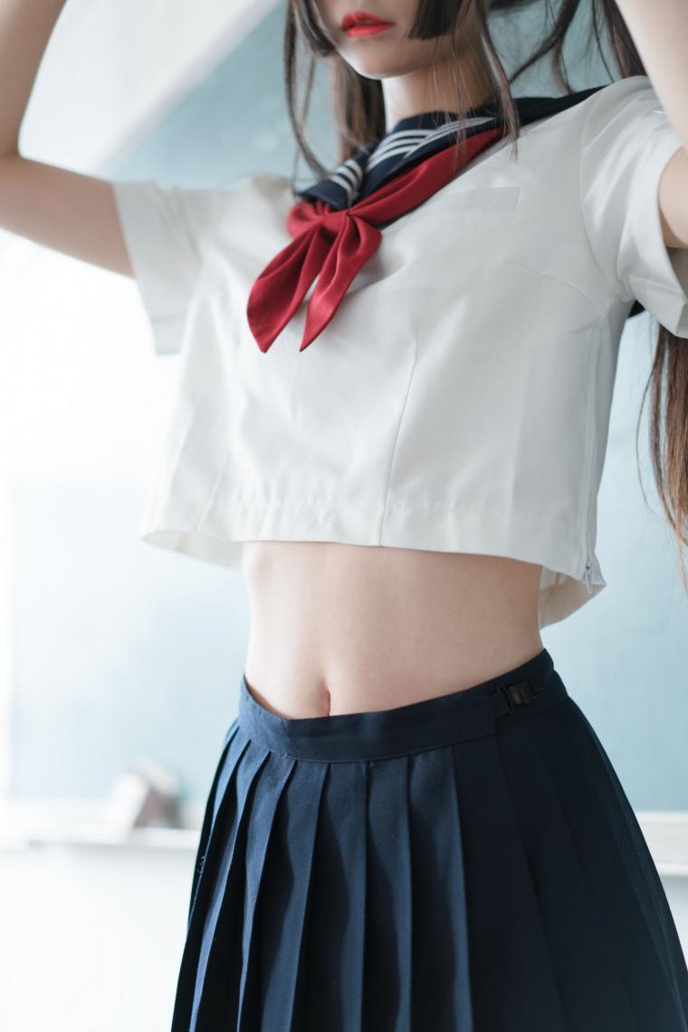 微博红人Coser@五更百鬼 JK制服 - 图片2