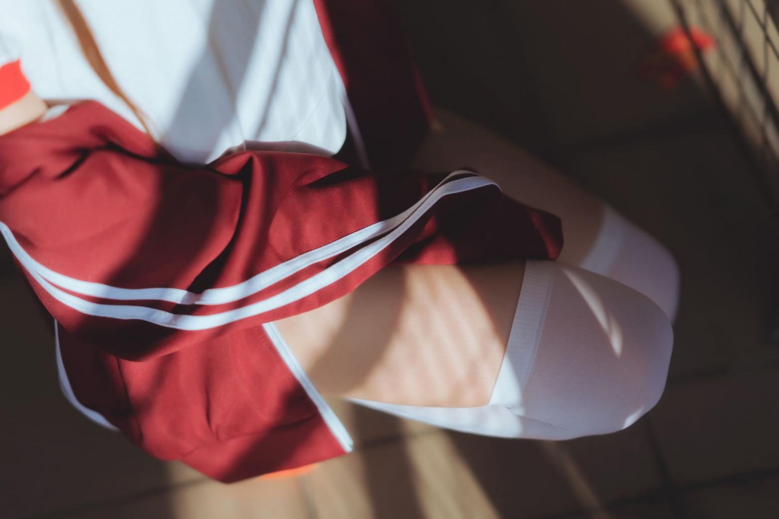 人气动漫Coser@桜桃喵 - 红色体操服 [44P538MB]