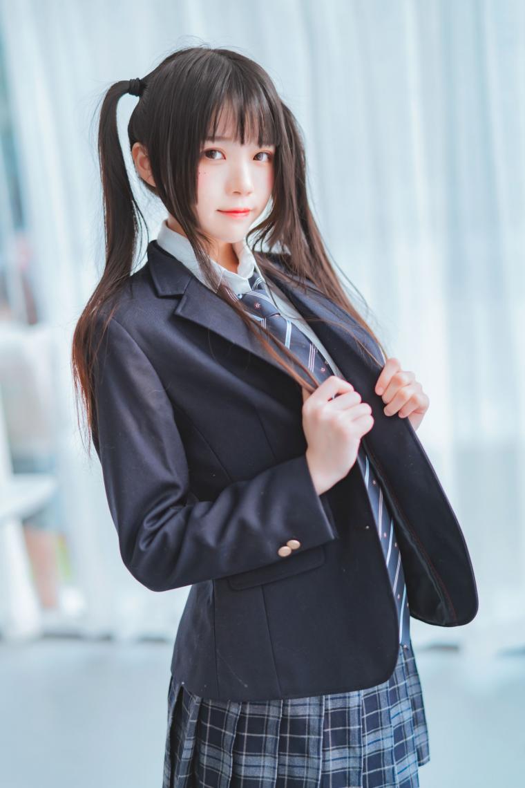网红Coser@桜桃喵 - 冬季制服丝秀 [45P593MB] - 图片6