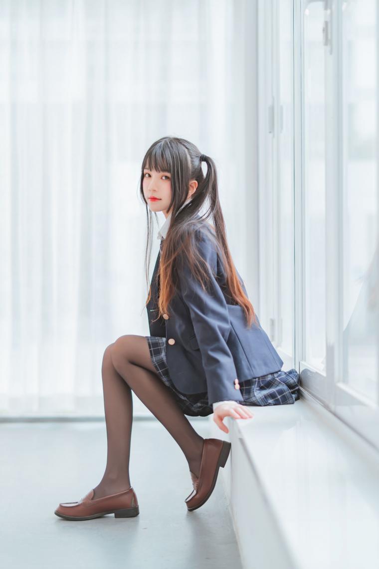 网红Coser@桜桃喵 - 冬季制服丝秀 [45P593MB] - 图片7
