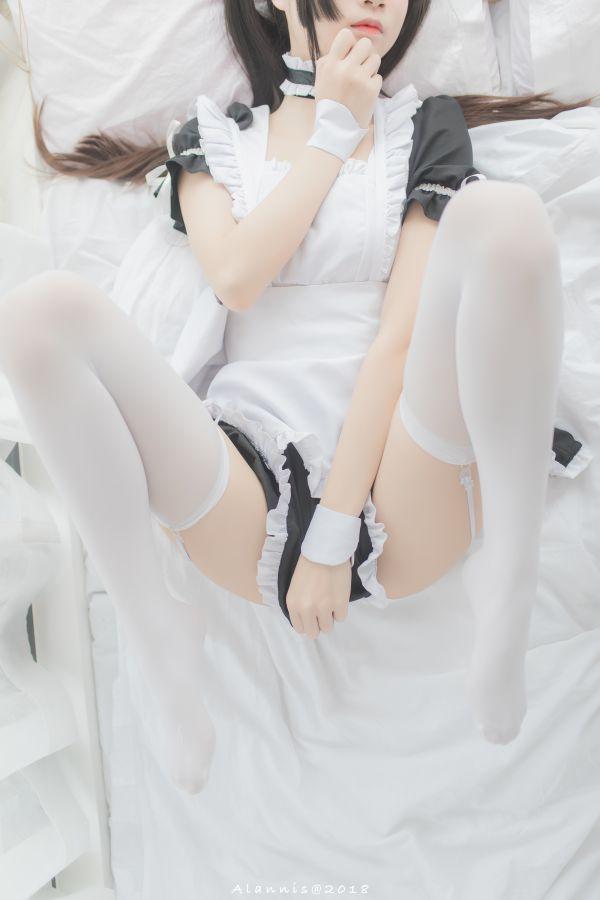 微博红人Coser@五更百鬼 女仆 - 图片5