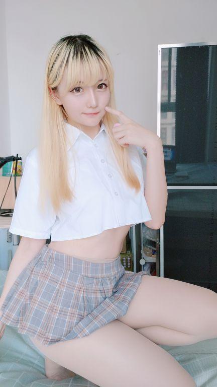 微博红人@星之迟迟-短裙制服 [62P105MB] - 图片2