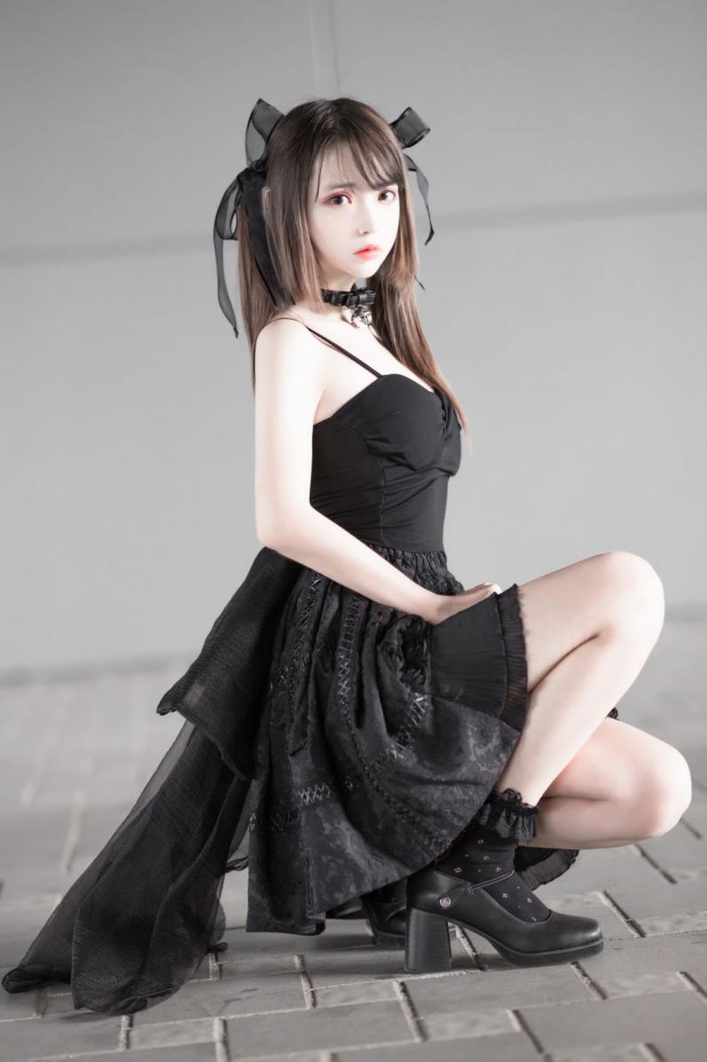 网红Coser@疯猫ss - 猫漫展黑裙 [10P75.2MB] - 图片4