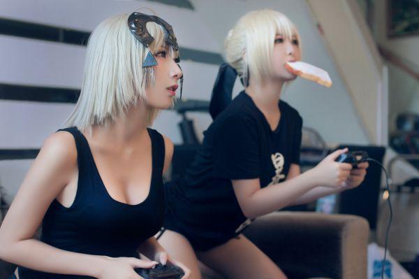 人气动漫Coser@半半子&索索-家居ps4 [30P39.6MB]
