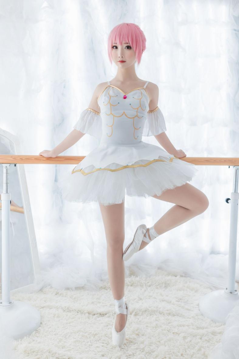 人气动漫Coser@面饼仙儿 - 小圆芭蕾 [12P96MB] - 图片4