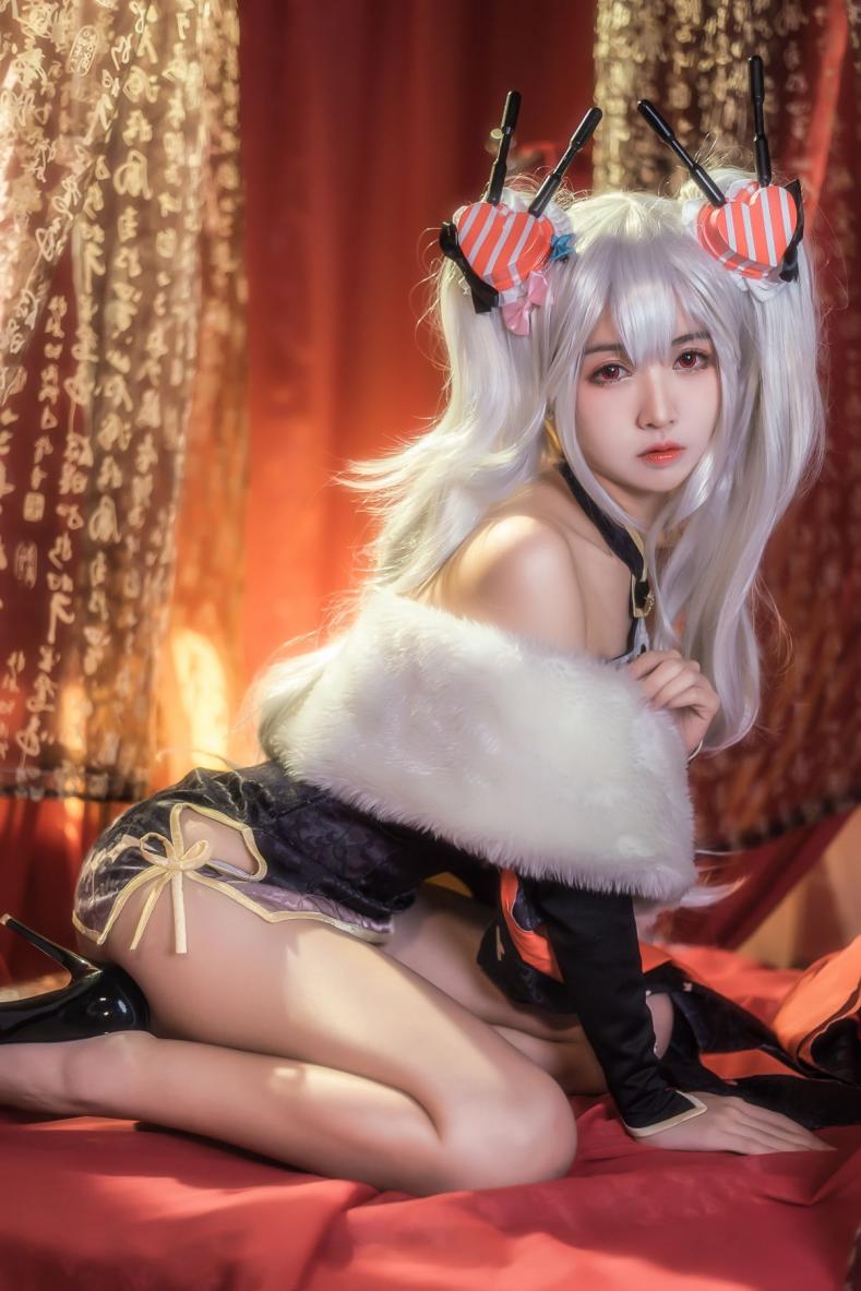 人气动漫Coser@鳗鱼霏儿 - 碧蓝华裳 吸血鬼 [12P175MB]