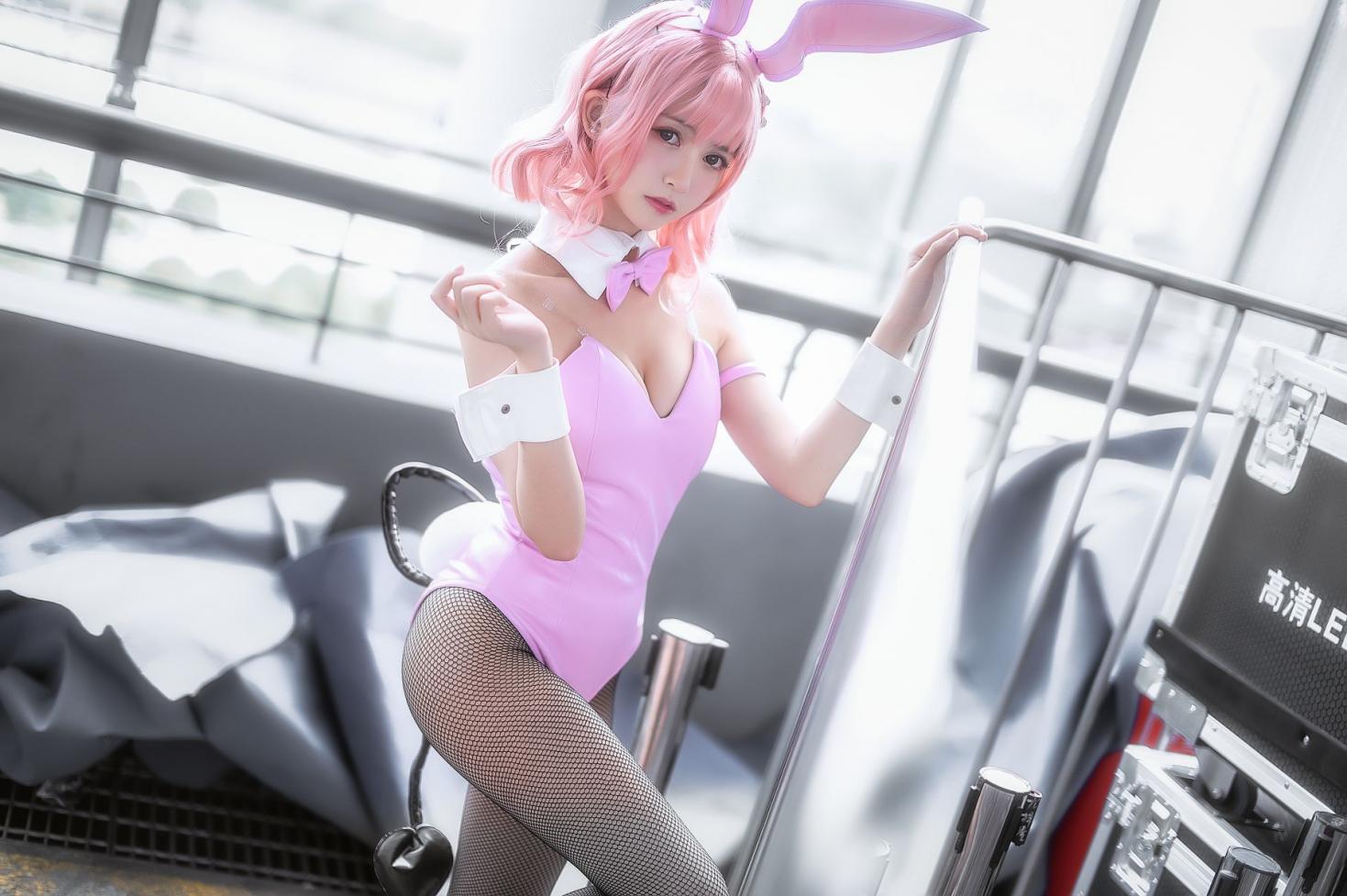 人气动漫Coser@鳗鱼霏儿 - 粉红兔女郎 [18P218MB] - 图片2