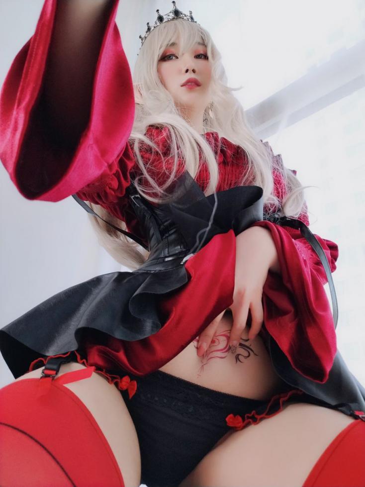 人气动漫Coser@白银81_ 皇家吸血鬼 [50P8V543MB]