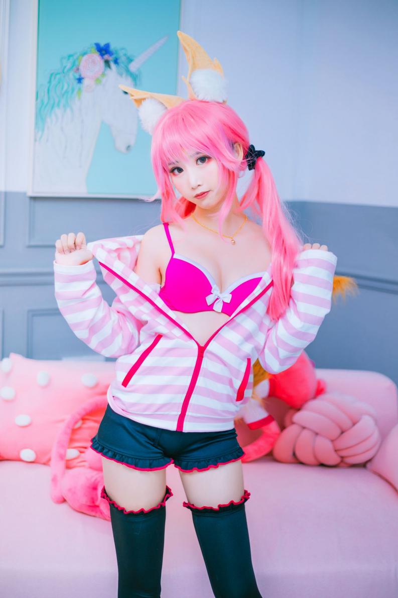 人气动漫Coser@面饼仙儿 - 玉藻前日常 [16P236MB]