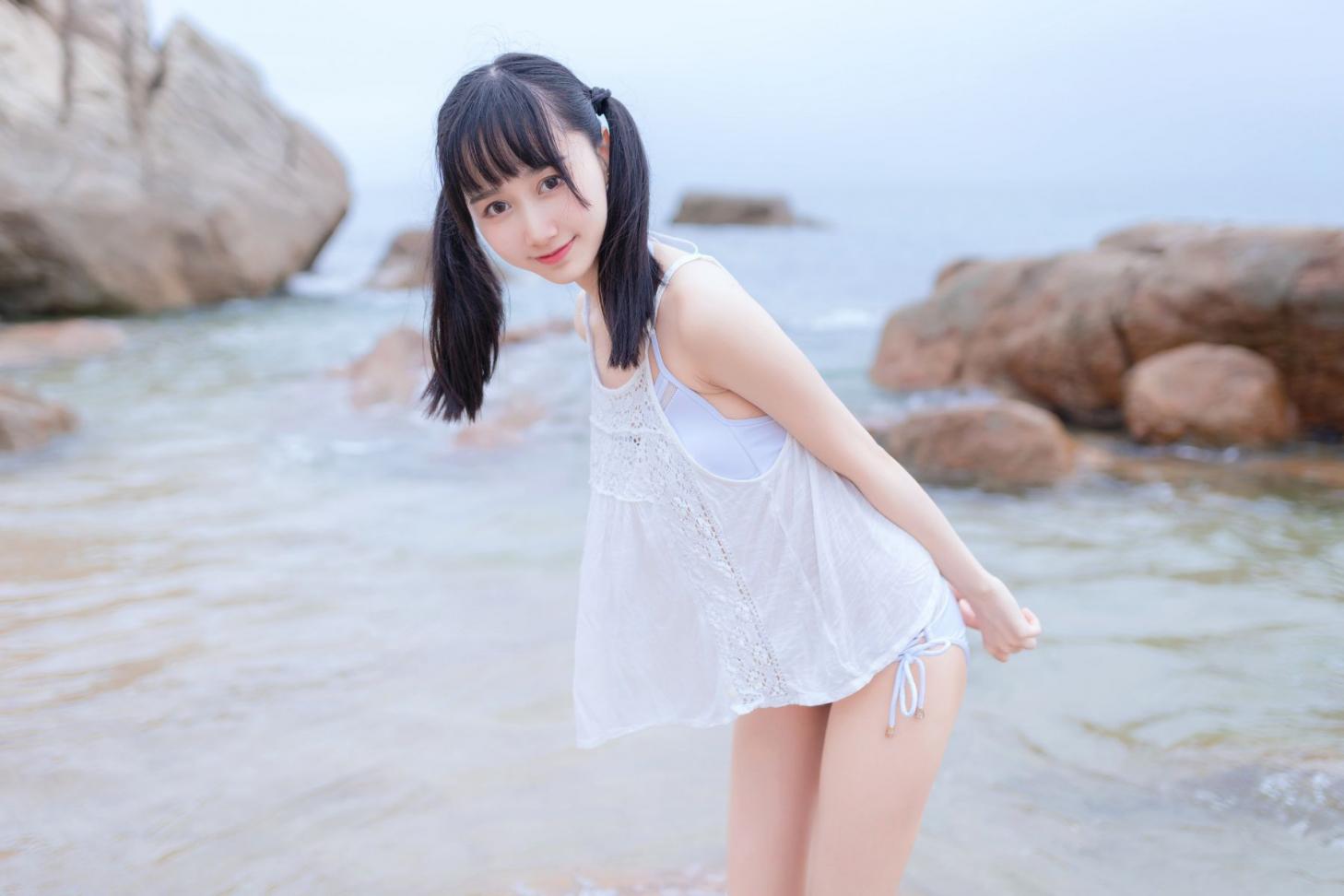 网红Coser@木绵绵OwO - 海边白色比基尼电子版 [30P133MB] - 图片5