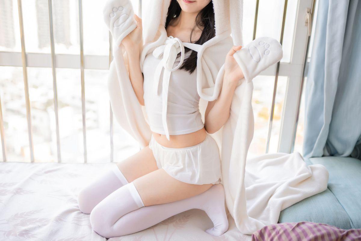 网红Coser@木绵绵OwO - 浴巾兔子 [42P28.4MB] - 图片3