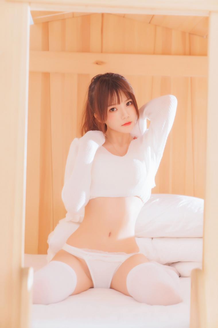 人气动漫Coser@桜桃喵 - 小白 [33P534MB] - 图片8