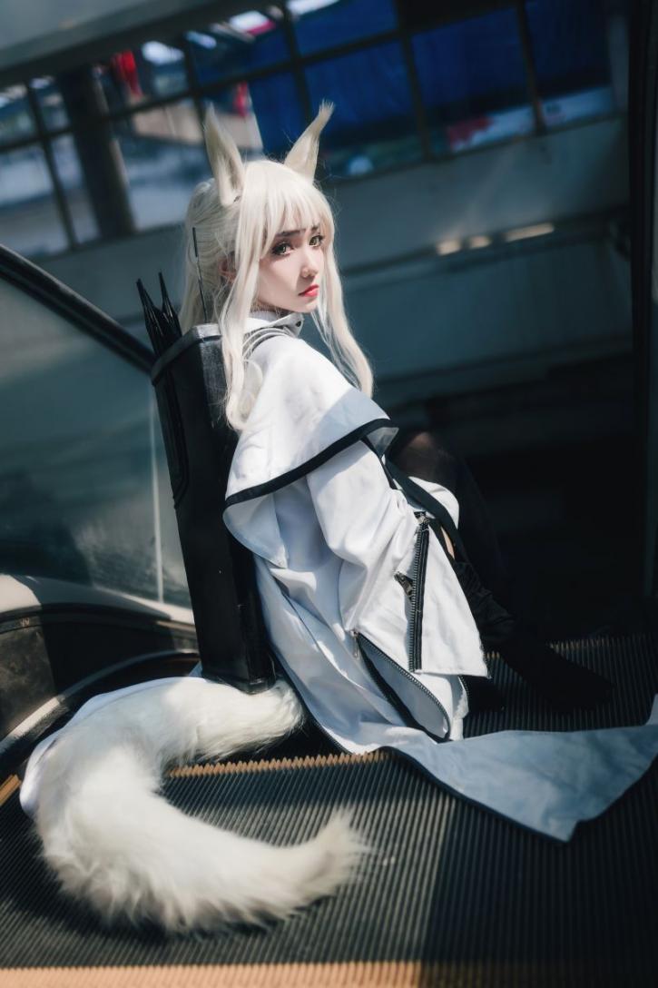 微博红人动漫Coser@南桃Momoko 白金常服 [17P34.2MB] - 图片3