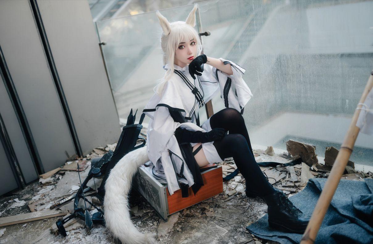 微博红人动漫Coser@南桃Momoko 白金常服 [17P34.2MB] - 图片5