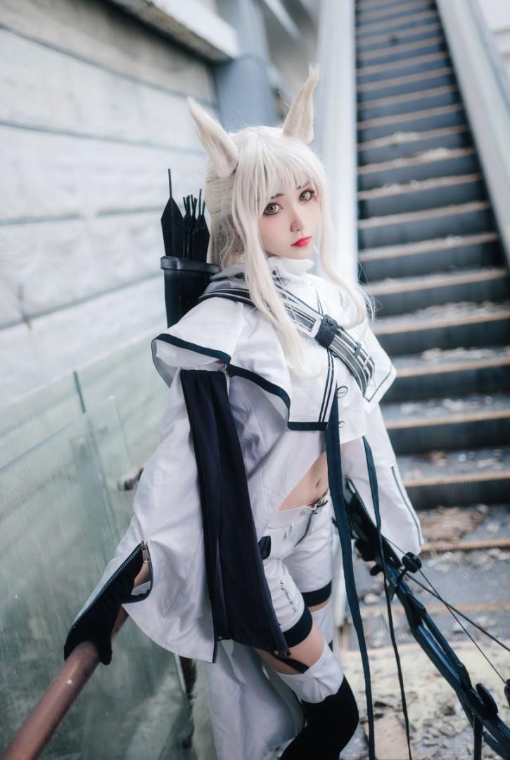 微博红人动漫Coser@南桃Momoko 白金常服 [17P34.2MB] - 图片8