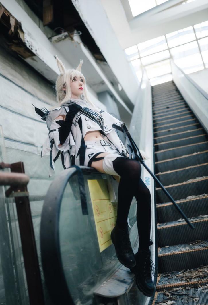 微博红人动漫Coser@南桃Momoko 白金常服 [17P34.2MB] - 图片6