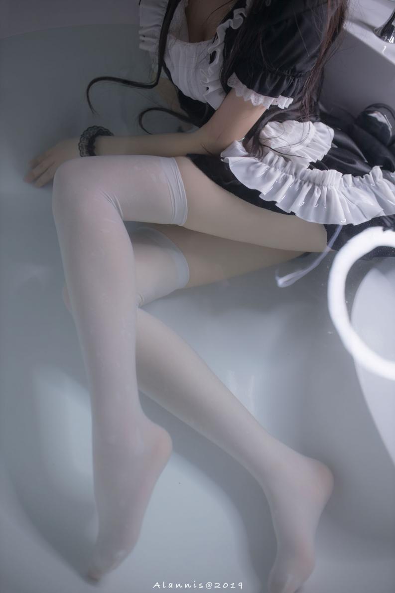 微博红人Coser@雪琪SAMA - 女仆水下版 [22P1V498MB] - 图片8