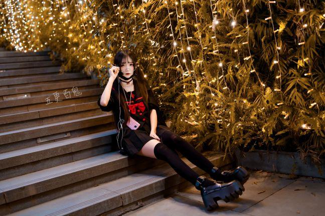 微博红人Coser@五更百鬼 制服 [15P30MB] - 图片6
