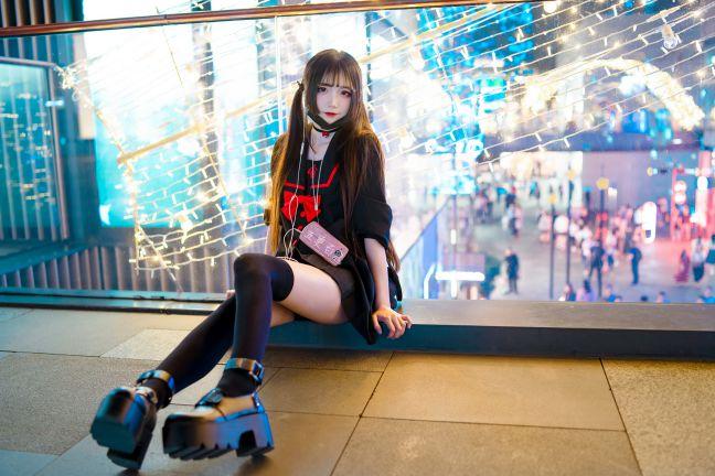 微博红人Coser@五更百鬼 制服 [15P30MB] - 图片2
