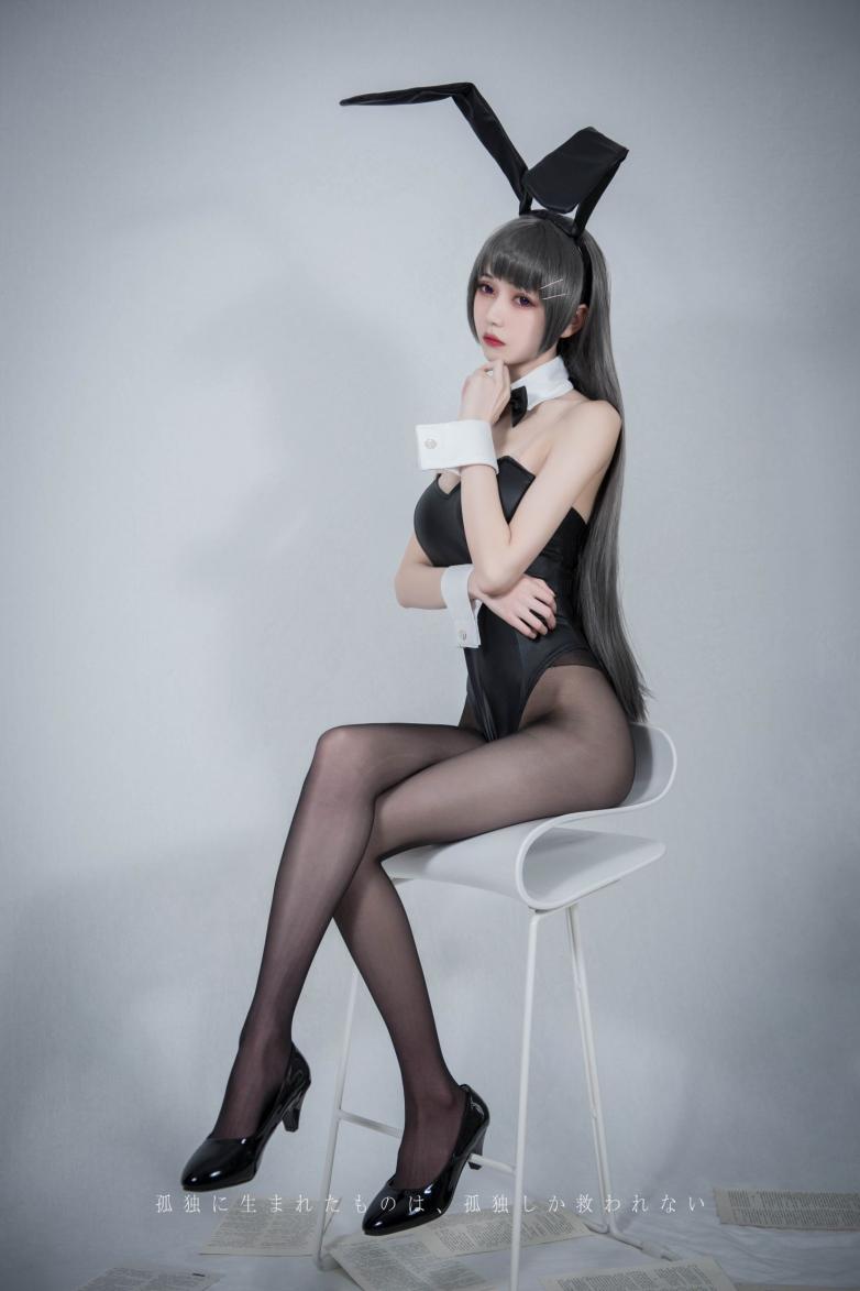 微博红人-动漫博主@你的负卿 学姐兔女郎 [19P132MB]
