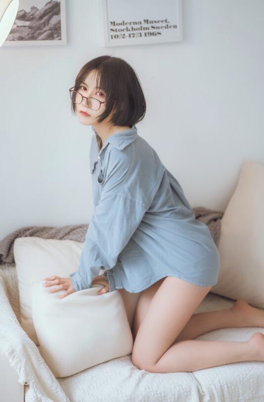 知名动漫博主@枸名 蓝色衬衫 [22P88.8MB] - 图片3