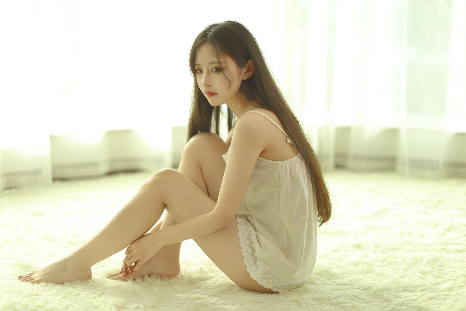 小鹿鹿 写真05 [17p-52.5 MB]