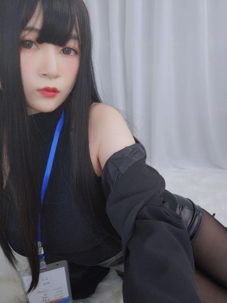 人气动漫Coser@白银81_职场新人 [118P7V642MB]