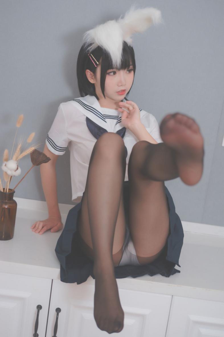 人气动漫Coser@面饼仙儿 面饼兔耳jk [17P170MB] - 图片2