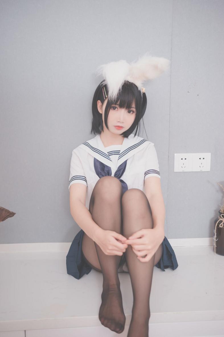 人气动漫Coser@面饼仙儿 面饼兔耳jk [17P170MB]