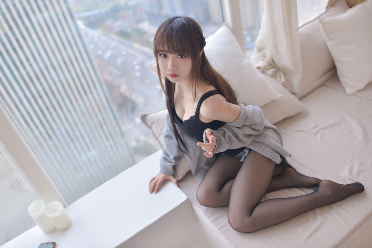 微博红人Coser@雪琪SAMA 牛仔黑丝大姐姐 [51P449MB] - 图片3