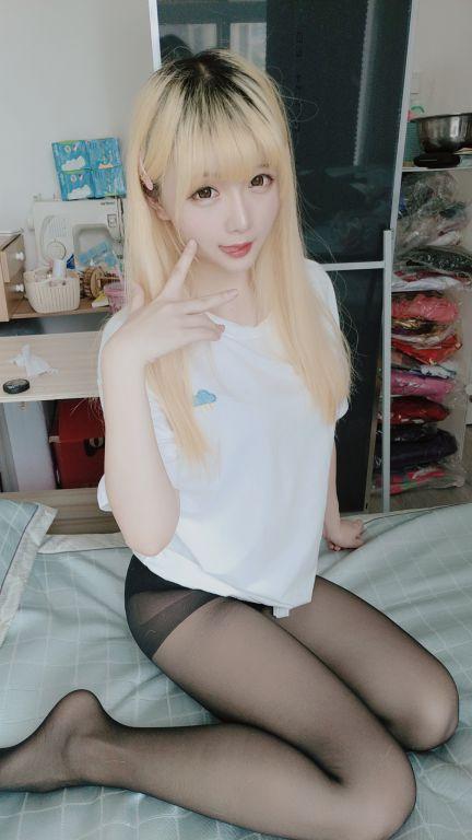微博红人@星之迟迟 定制系列 6-22 白T恤 [62P2V501MB]