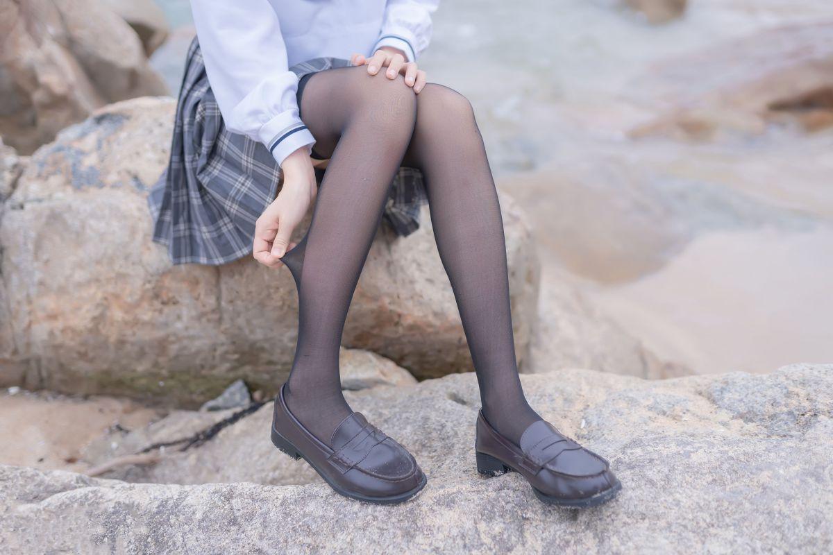 网红Coser@木绵绵OwO - 海边JK [40P37MB] - 图片2