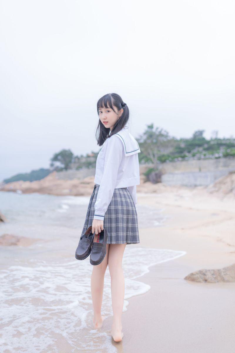 网红Coser@木绵绵OwO - 海边JK [40P37MB] - 图片4
