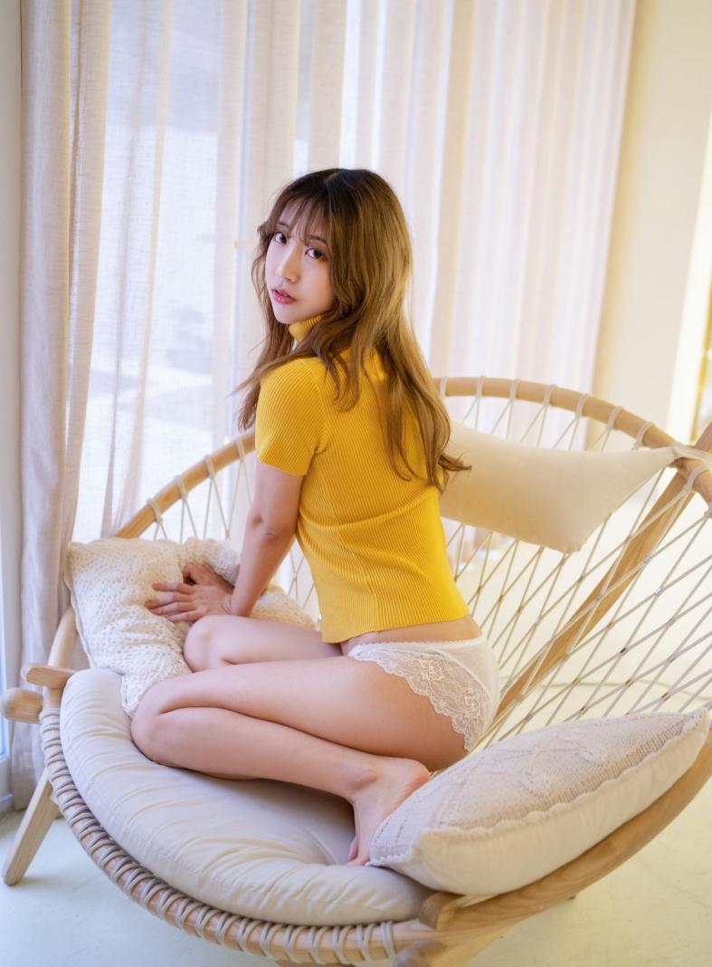 微博红人动漫Coser@-黑川- 黄色毛衣 [19P238MB] - 图片5